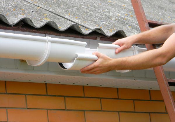 Cost of Gutter Hanging in Pottstown